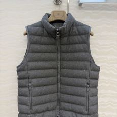 独家首发❤️品质控必入!BC高奢老钱风穿搭!重工珠片纱线轻盈羽绒马甲!新国标进口90%白鹅绒轻盈舒适自带发热保暖功能。进 独家首发❤️品质控必入!BC高奢老钱风穿搭!重工珠片纱线轻盈羽绒马甲!新国标进口90%白鹅绒轻盈舒适自带发热保暖功能。进