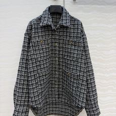 原单品质❤️Coco女孩26B秋冬系列新品!进口编织羊毛软花呢衬衫领外套!书包金属扣装饰工装口袋经典H前短后长宽松版型不 原单品质❤️Coco女孩26B秋冬系列新品!进口编织羊毛软花呢衬衫领外套!书包金属扣装饰工装口袋经典H前短后长宽松版型不
