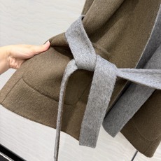 独家首发❤️高端品质!LP高奢老钱风穿搭!定制双面色气质手工羊绒长款大衣外套!可立领设计优雅随性,双面可穿设计,定制90 独家首发❤️高端品质!LP高奢老钱风穿搭!定制双面色气质手工羊绒长款大衣外套!可立领设计优雅随性,双面可穿设计,定制90