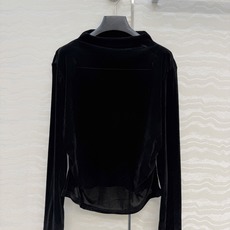 独家首发❤️原单品质,Row风纸片人穿搭!半堆领打底衫!定制面料!进口植绒工艺超薄醋酸面料轻盈柔软手感细腻。侧腰捏褶设计 独家首发❤️原单品质,Row风纸片人穿搭!半堆领打底衫!定制面料!进口植绒工艺超薄醋酸面料轻盈柔软手感细腻。侧腰捏褶设计