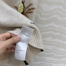 高端原单品质❤️Bar高智感穿搭!26秋冬新品定位挂毛手工勾花蓟花小背心,气质随性优雅高级单品!定位勾织工艺温柔极致优雅 高端原单品质❤️Bar高智感穿搭!26秋冬新品定位挂毛手工勾花蓟花小背心,气质随性优雅高级单品!定位勾织工艺温柔极致优雅