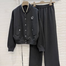 独家首发,高端原单品质❤️Bc极简高智感穿搭!温网系列意式高奢极简夹克外套!定制进口醋酸羊毛面料,飞行夹克宽松版型不挑人 独家首发,高端原单品质❤️Bc极简高智感穿搭!温网系列意式高奢极简夹克外套!定制进口醋酸羊毛面料,飞行夹克宽松版型不挑人