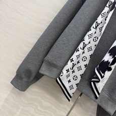 爆单推荐,原单品质❤️L新品系列,MONOGRAM飘带丝巾领结连帽卫衣套装!定制进口太空棉卫衣面料软糯细腻质感超赞!运动 爆单推荐,原单品质❤️L新品系列,MONOGRAM飘带丝巾领结连帽卫衣套装!定制进口太空棉卫衣面料软糯细腻质感超赞!运动