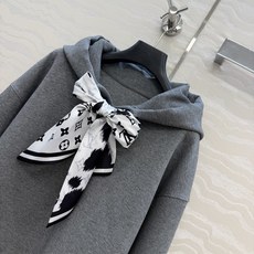 爆单推荐,原单品质❤️L新品系列,MONOGRAM飘带丝巾领结连帽卫衣套装!定制进口太空棉卫衣面料软糯细腻质感超赞!运动 爆单推荐,原单品质❤️L新品系列,MONOGRAM飘带丝巾领结连帽卫衣套装!定制进口太空棉卫衣面料软糯细腻质感超赞!运动