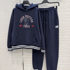 爆单推荐,原单品质❤️L新品系列,MONOGRAM美式复古学院风连帽卫衣套装!定制配色罗纹进口卫衣面料细腻质感超赞!运动 爆单推荐,原单品质❤️L新品系列,MONOGRAM美式复古学院风连帽卫衣套装!定制配色罗纹进口卫衣面料细腻质感超赞!运动