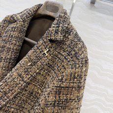 独家首发,高端原单品质❤️Lp高奢老钱风穿搭!高智感jimi羊毛编织软花呢西装外套!可立领设计,配送限定小金马胸针。定制 独家首发,高端原单品质❤️Lp高奢老钱风穿搭!高智感jimi羊毛编织软花呢西装外套!可立领设计,配送限定小金马胸针。定制