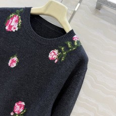 高端原单品质❤️ER高智感穿搭!26秋冬新品定位挂毛勾花丝绒玫瑰长袖毛衣,气质圆领随性优雅高级单品!定位勾织工艺温柔极致 高端原单品质❤️ER高智感穿搭!26秋冬新品定位挂毛勾花丝绒玫瑰长袖毛衣,气质圆领随性优雅高级单品!定位勾织工艺温柔极致