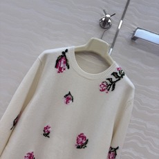 高端原单品质❤️ER高智感穿搭!26秋冬新品定位挂毛勾花丝绒玫瑰长袖毛衣,气质圆领随性优雅高级单品!定位勾织工艺温柔极致 高端原单品质❤️ER高智感穿搭!26秋冬新品定位挂毛勾花丝绒玫瑰长袖毛衣,气质圆领随性优雅高级单品!定位勾织工艺温柔极致
