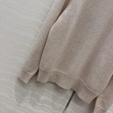 高端原单品质❤️Bar高智感穿搭!26秋冬新品定位挂毛手工勾花蓟毛衣,气质圆领随性优雅高级单品!后上定位勾织工艺温柔极致 高端原单品质❤️Bar高智感穿搭!26秋冬新品定位挂毛手工勾花蓟毛衣,气质圆领随性优雅高级单品!后上定位勾织工艺温柔极致