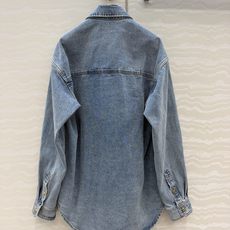 原单品质🍒coco女孩穿搭,26s怀旧洗水丹宁牛仔衬衫领外套!书包金属扣装饰工装口袋编织带刺绣双C,经典宽松版型不挑人上 原单品质🍒coco女孩穿搭,26s怀旧洗水丹宁牛仔衬衫领外套!书包金属扣装饰工装口袋编织带刺绣双C,经典宽松版型不挑人上