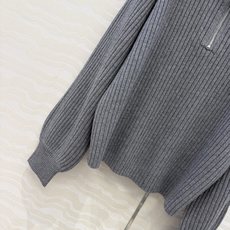 高端原单品质!LP高智感穿搭❤️26早秋新品半开拉链羊绒毛衣。气质翻领坑条编织,灯笼袖设计慵懒自在的氛氛围!叠搭极简老钱 高端原单品质!LP高智感穿搭❤️26早秋新品半开拉链羊绒毛衣。气质翻领坑条编织,灯笼袖设计慵懒自在的氛氛围!叠搭极简老钱
