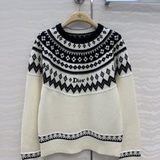 原单品质,MissD26秋冬新品阿尔卑斯滑雪系列Fair Isle毛衣!非常有冬日氛围感的费尔岛勾花图案,经典圆领廓形百 原单品质,MissD26秋冬新品阿尔卑斯滑雪系列Fair Isle毛衣!非常有冬日氛围感的费尔岛勾花图案,经典圆领廓形百
