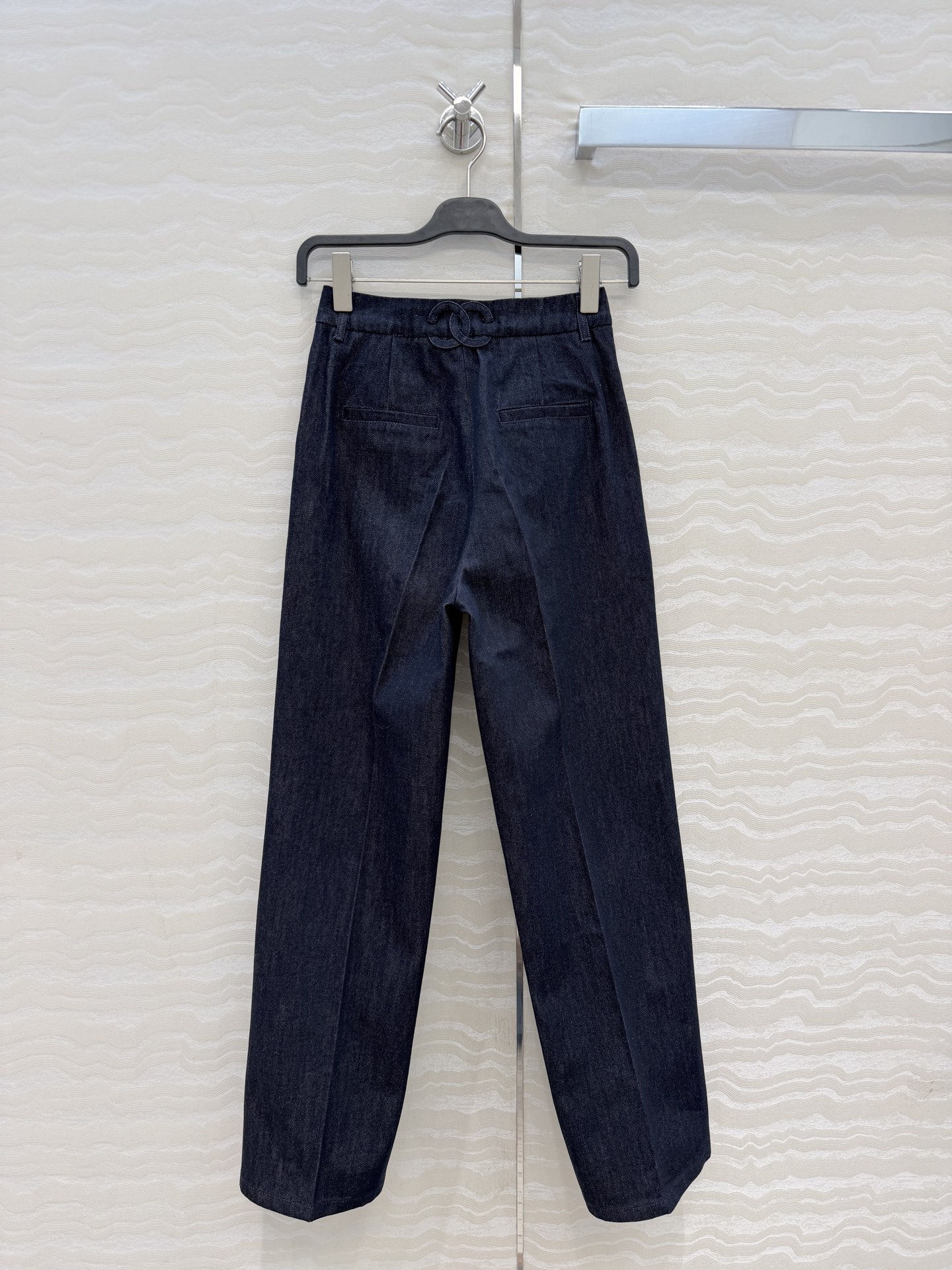 原单品质❤️coco女孩26b新品，神裤再现！原色蓝牛仔裤！白富美必入叠搭神器！定制重工立体双C，复古酵素洗水工艺。定制