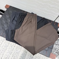 原单品质❤️Row风高智感穿搭!潇洒帅气的高级羊gala神裤!非常修饰腿型的松紧腰设计一片式立体剪裁!时髦的调调又A又飒 原单品质❤️Row风高智感穿搭!潇洒帅气的高级羊gala神裤!非常修饰腿型的松紧腰设计一片式立体剪裁!时髦的调调又A又飒