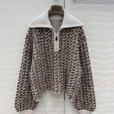 独家首发❤️高端原单品质,Lp高智感 老钱风穿搭,26秋装新品高定缤纷冬日烛枝色彩纱勾花Calendula毛衣。半拉链翻 独家首发❤️高端原单品质,Lp高智感 老钱风穿搭,26秋装新品高定缤纷冬日烛枝色彩纱勾花Calendula毛衣。半拉链翻