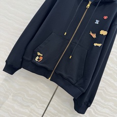 爆单推荐,原单品质❤️L新品系列,MONOGRAM美式复古学院风连帽卫衣套装!汪星人🐶金属配件装饰,进口卫衣面料细腻质感 爆单推荐,原单品质❤️L新品系列,MONOGRAM美式复古学院风连帽卫衣套装!汪星人🐶金属配件装饰,进口卫衣面料细腻质感
