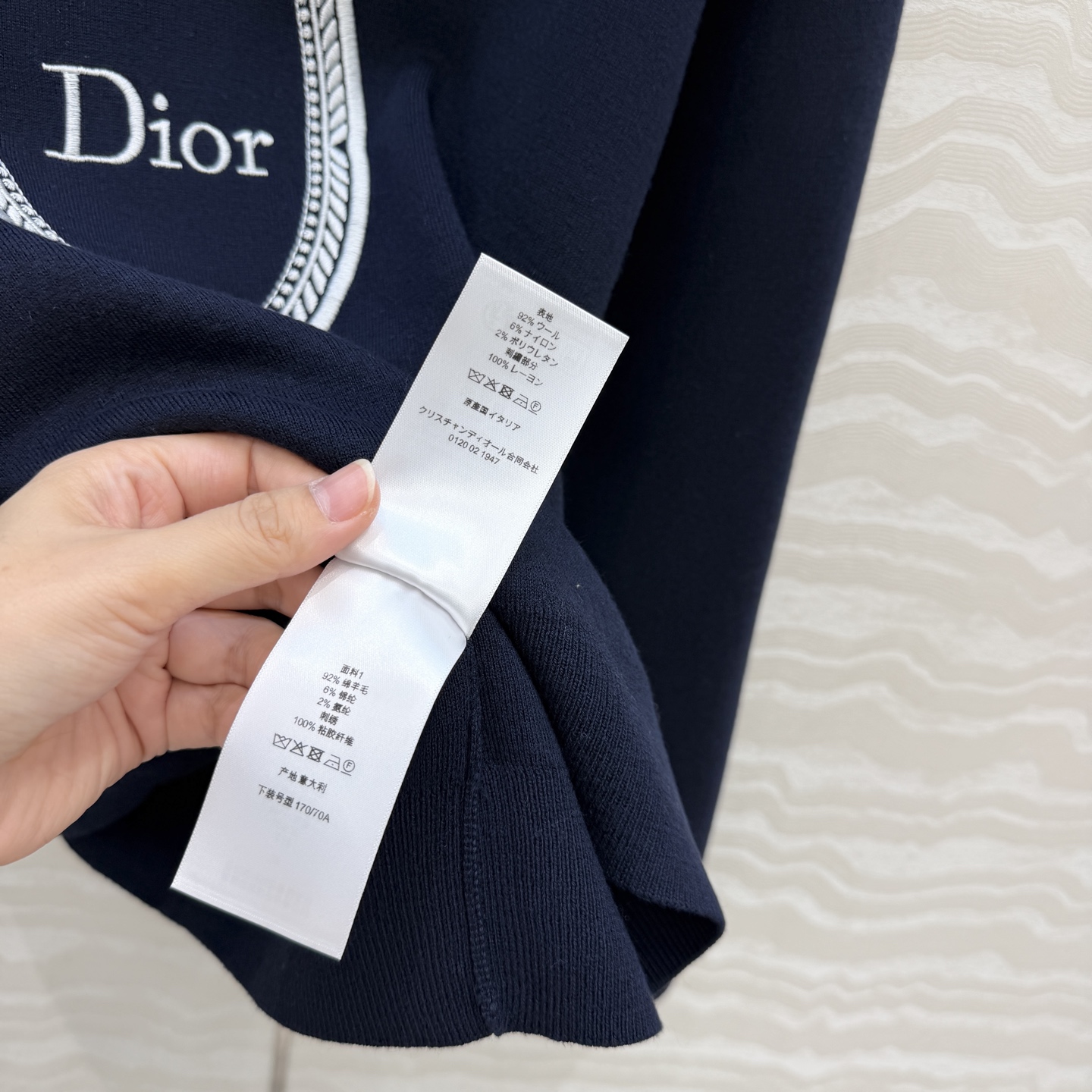高端原单品质,MissD🧶26秋冬新品❤️Médaillon系列椭圆镜刺绣毛衣。邝玲玲同款。原版定制进口羊毛珠片纱线!瑞 高端原单品质,MissD🧶26秋冬新品❤️Médaillon系列椭圆镜刺绣毛衣。邝玲玲同款。原版定制进口羊毛珠片纱线!瑞