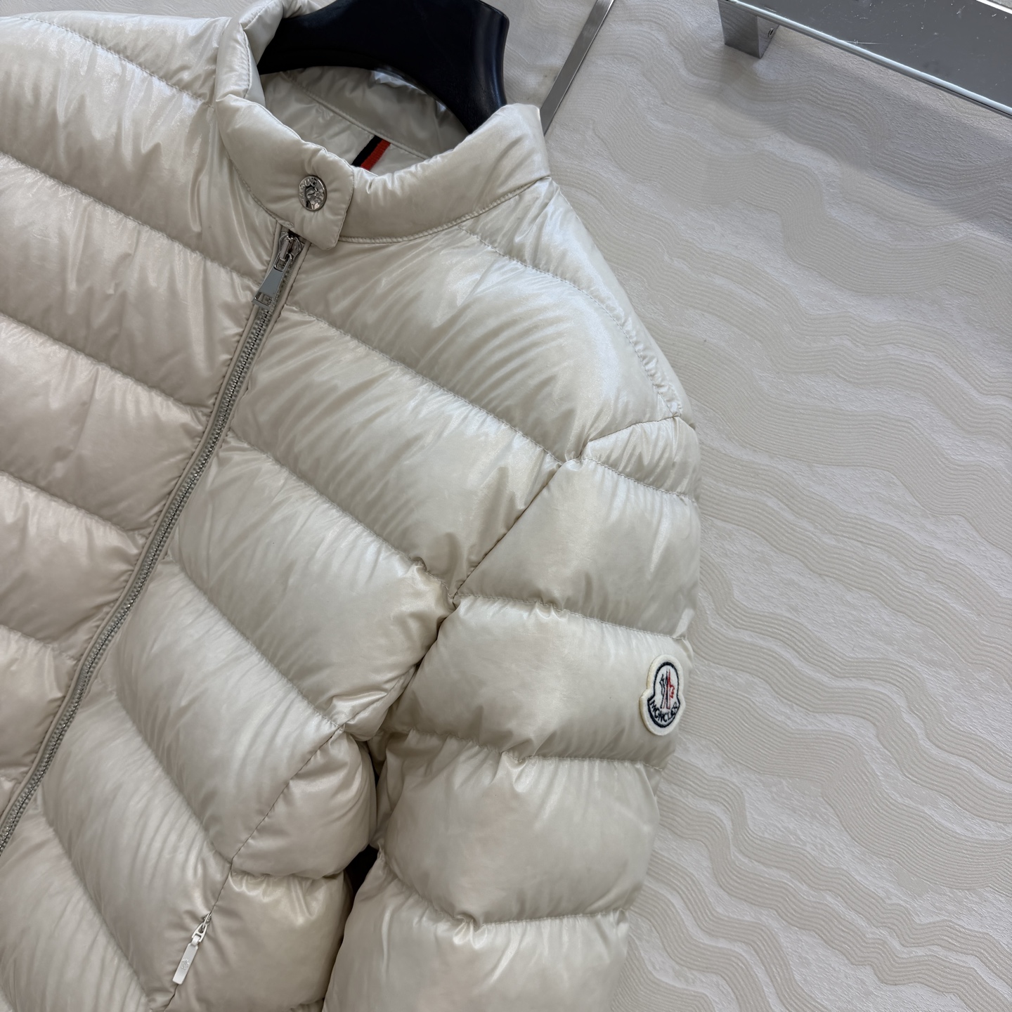 羽绒服主推款❤️原单品质Mo秋冬必入经典Papillon轻羽绒小外套！Jennie同款❤️原版定制亮面记忆丝质感柔软细腻