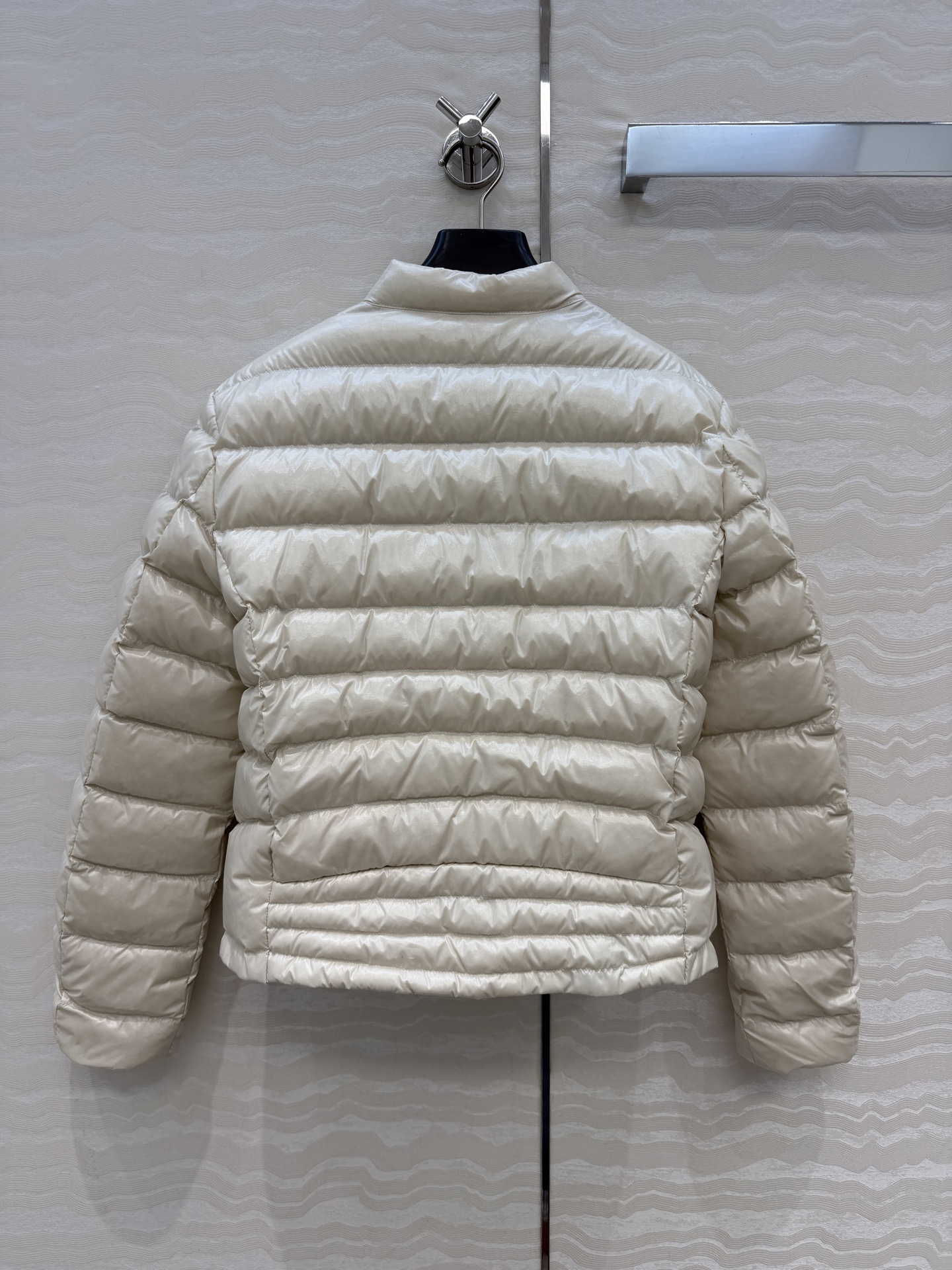 羽绒服主推款❤️原单品质Mo秋冬必入经典Papillon轻羽绒小外套！Jennie同款❤️原版定制亮面记忆丝质感柔软细腻
