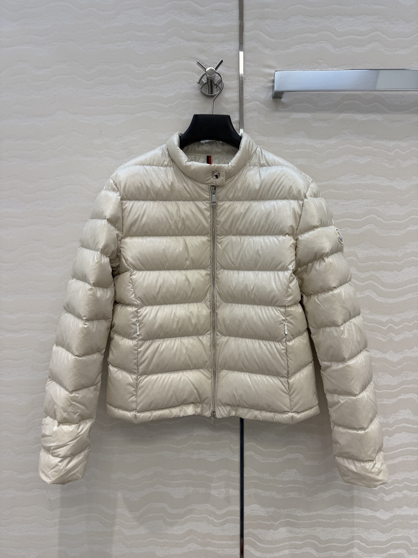 羽绒服主推款❤️原单品质Mo秋冬必入经典Papillon轻羽绒小外套！Jennie同款❤️原版定制亮面记忆丝质感柔软细腻