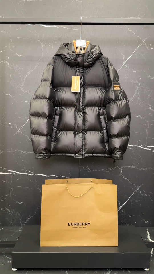 # - 𝗕𝘂𝗿𝗯𝗲𝗿𝗿𝘆/ #B02# 𝗦𝗶𝘇𝗲 𝟰𝟴# 𝟱𝟬# 𝟱𝟮# 𝟱𝟰# 𝟱𝟲# Burberry Piumino