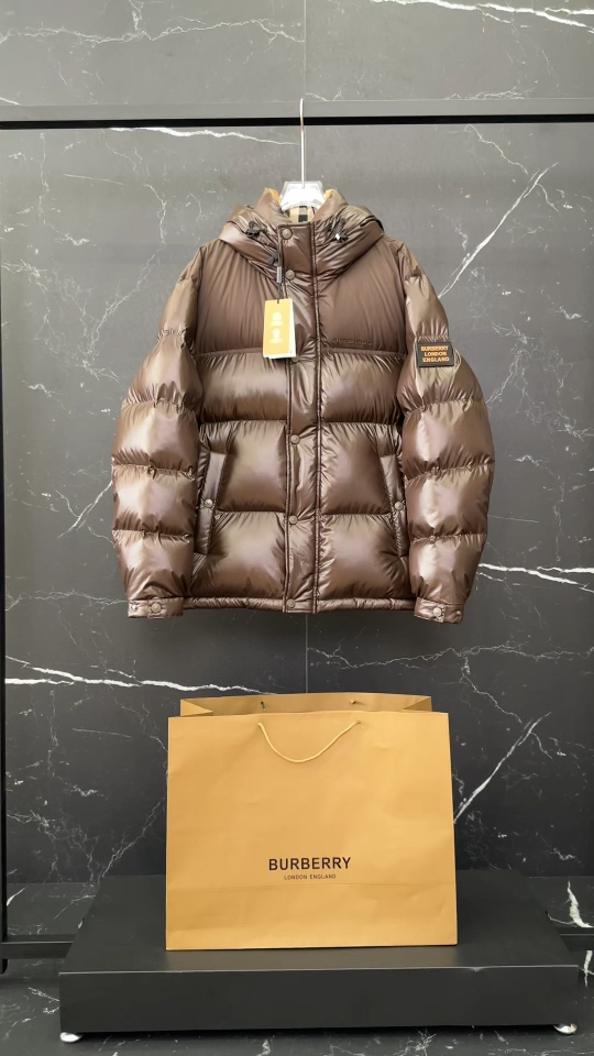 # - 𝗕𝘂𝗿𝗯𝗲𝗿𝗿𝘆/ #B02# 𝗦𝗶𝘇𝗲 𝟰𝟴# 𝟱𝟬# 𝟱𝟮# 𝟱𝟰# 𝟱𝟲# Burberry Piumino