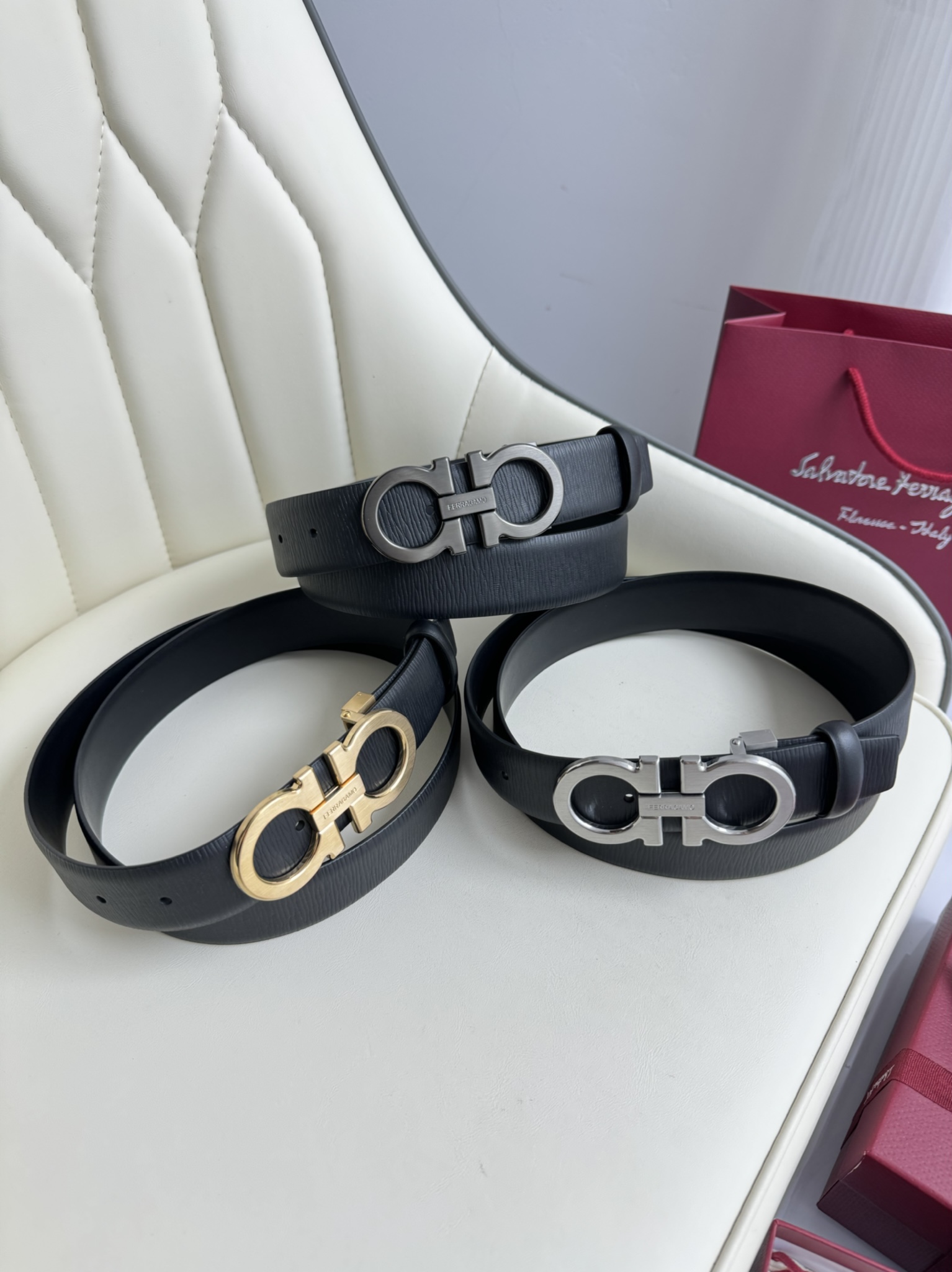 菲拉格慕 双面原厂进口头层牛皮 双面使用 真空电镀铜扣-Chinese UA Cheap High Quatity Brand Clothes Bags handbags Sneakers wholesale wholesaler seller from China Factory suppliers Fashion Clothing Shoes best Quality Beautiful Price 菲拉格慕 双面原厂进口头层牛皮 双面使用 真空电镀铜扣