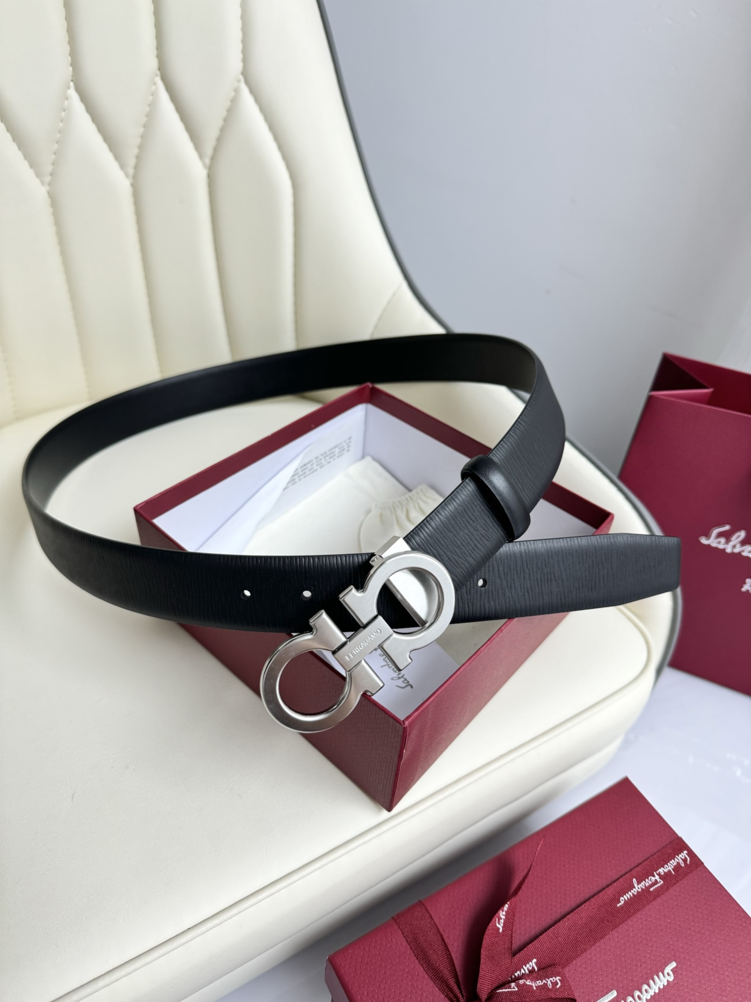 菲拉格慕 双面原厂进口头层牛皮 双面使用 真空电镀铜扣-Chinese UA Cheap High Quatity Brand Clothes Bags handbags Sneakers wholesale wholesaler seller from China Factory suppliers Fashion Clothing Shoes best Quality Beautiful Price 菲拉格慕 双面原厂进口头层牛皮 双面使用 真空电镀铜扣