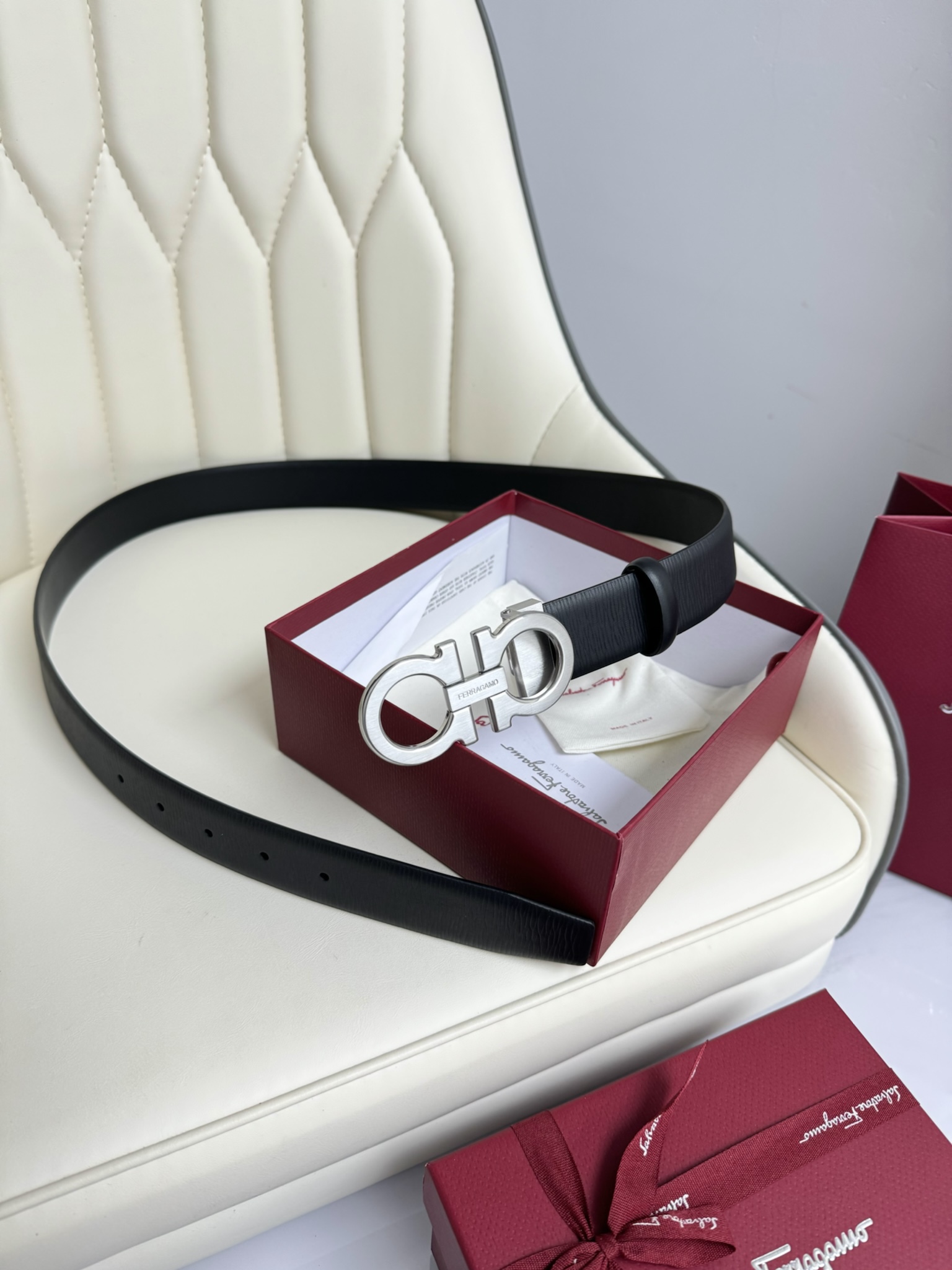 菲拉格慕 双面原厂进口头层牛皮 双面使用 真空电镀铜扣-Chinese UA Cheap High Quatity Brand Clothes Bags handbags Sneakers wholesale wholesaler seller from China Factory suppliers Fashion Clothing Shoes best Quality Beautiful Price 菲拉格慕 双面原厂进口头层牛皮 双面使用 真空电镀铜扣