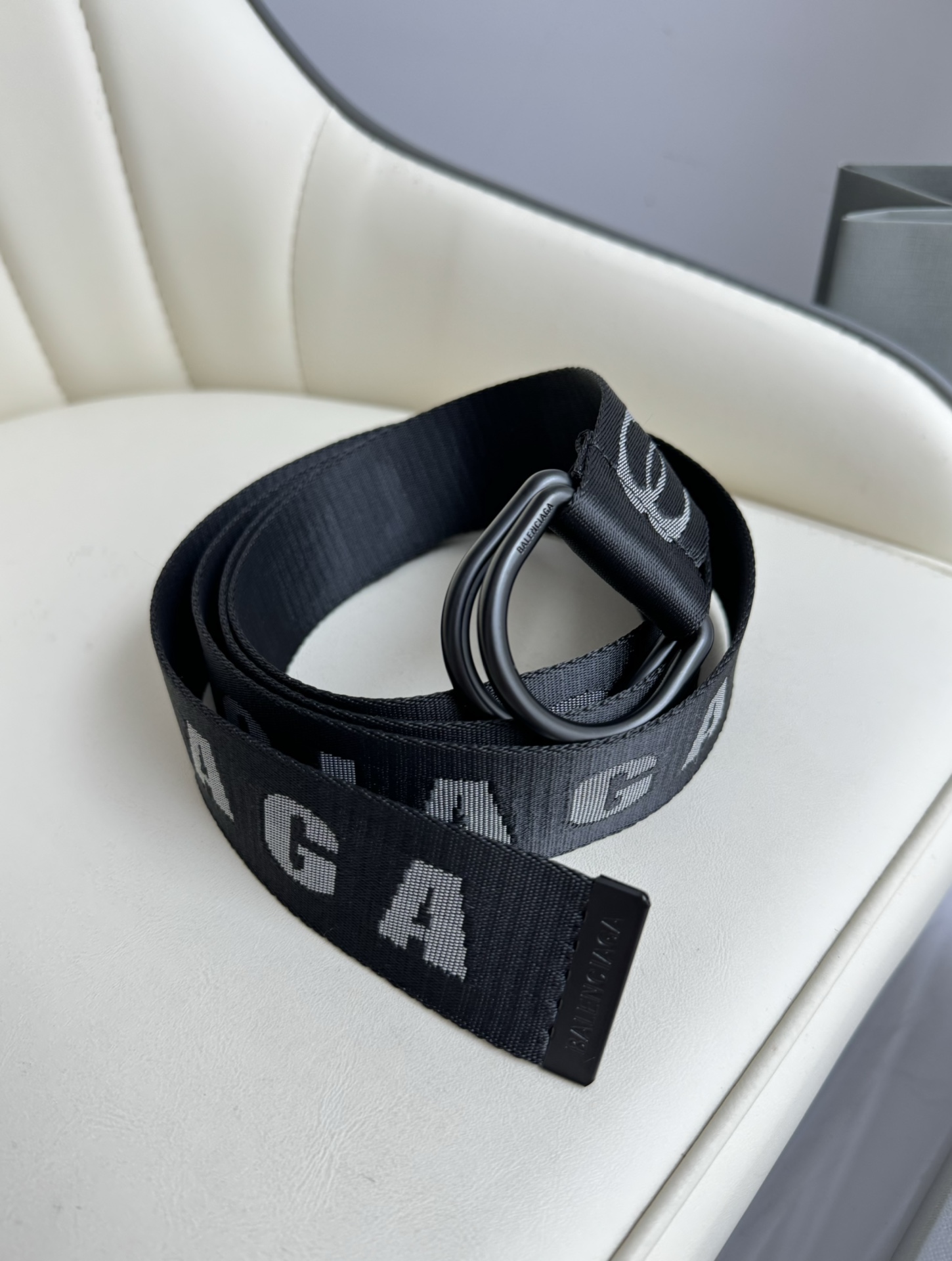 NO:139962,Original list: Balenciaga’s new webbing, a must-have for trendy people, ZP development, perfect details, 4.0 width upper body effect is particularly great, you deserve it!  Top belts, belts, balenciaga19860909原单 巴黎世家新款织带,潮人必备,ZP开发,细节完美,4.0宽度上身效果特别棒,你值得拥有！顶级皮带,皮带,balenciaga,Belt