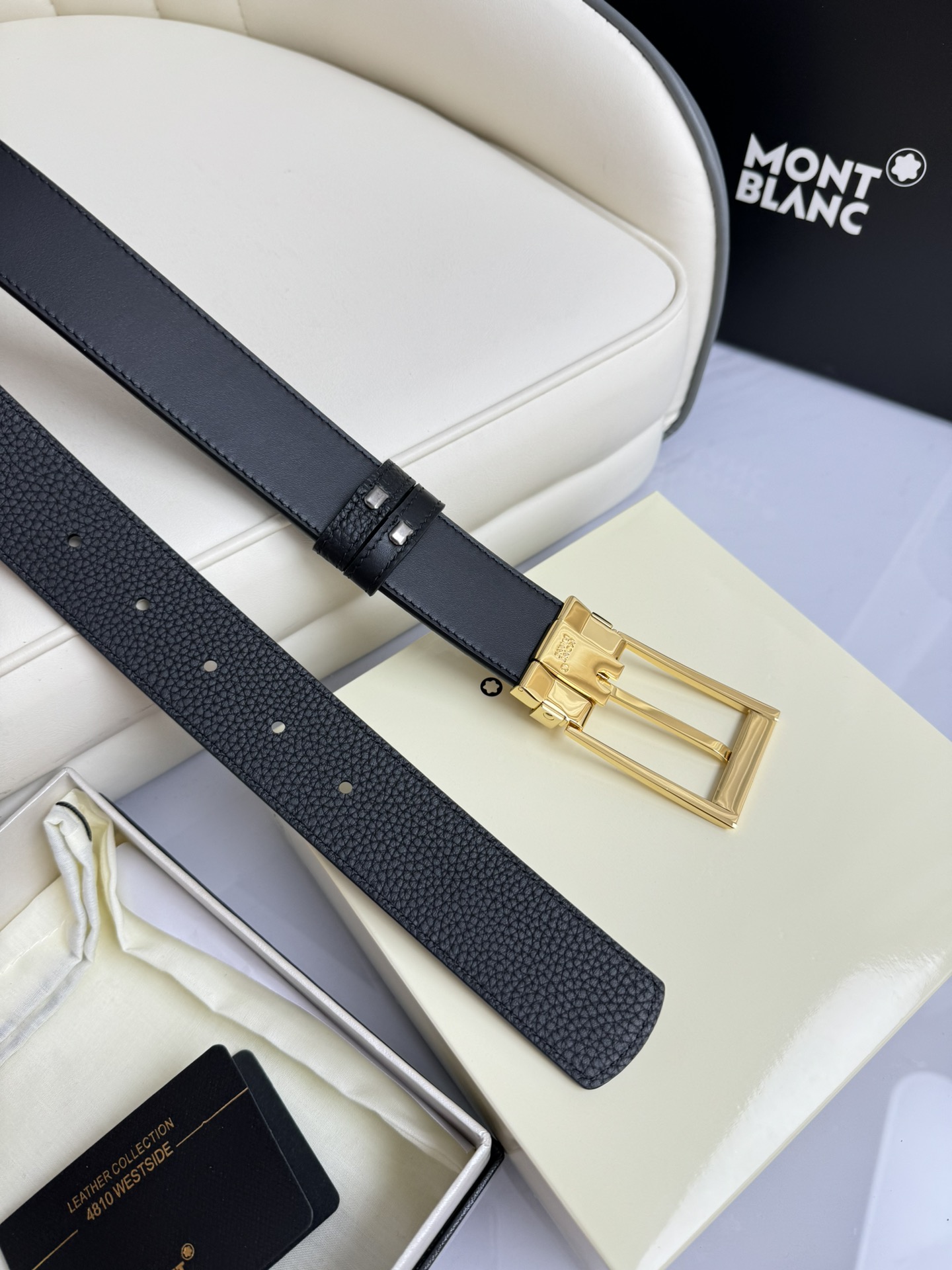  Montblanc万宝龙 宽3.5cm 采用头层牛皮 精品针式扣头 自由裁剪商务休闲