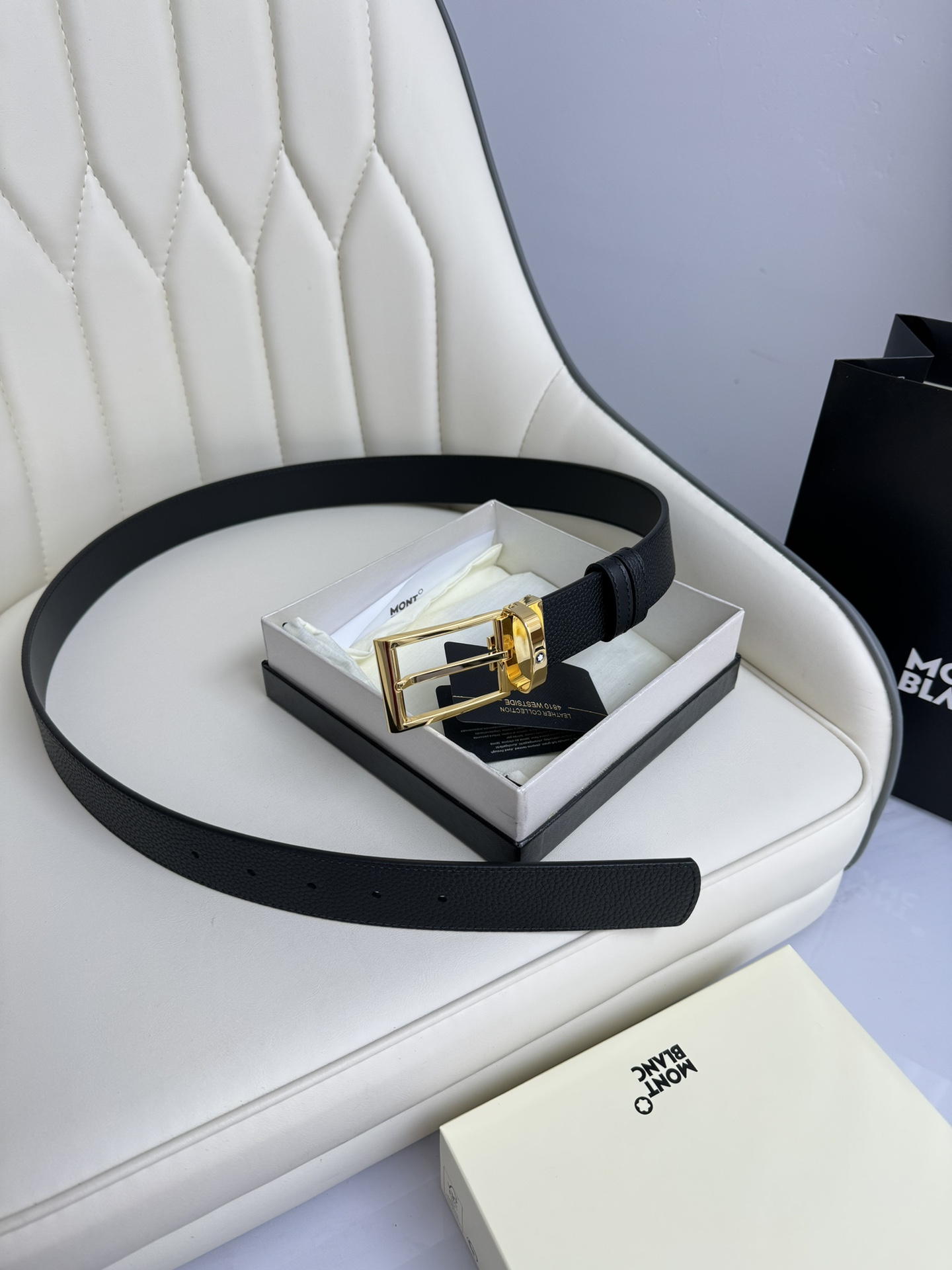  Montblanc万宝龙 宽3.5cm 采用头层牛皮 精品针式扣头 自由裁剪商务休闲