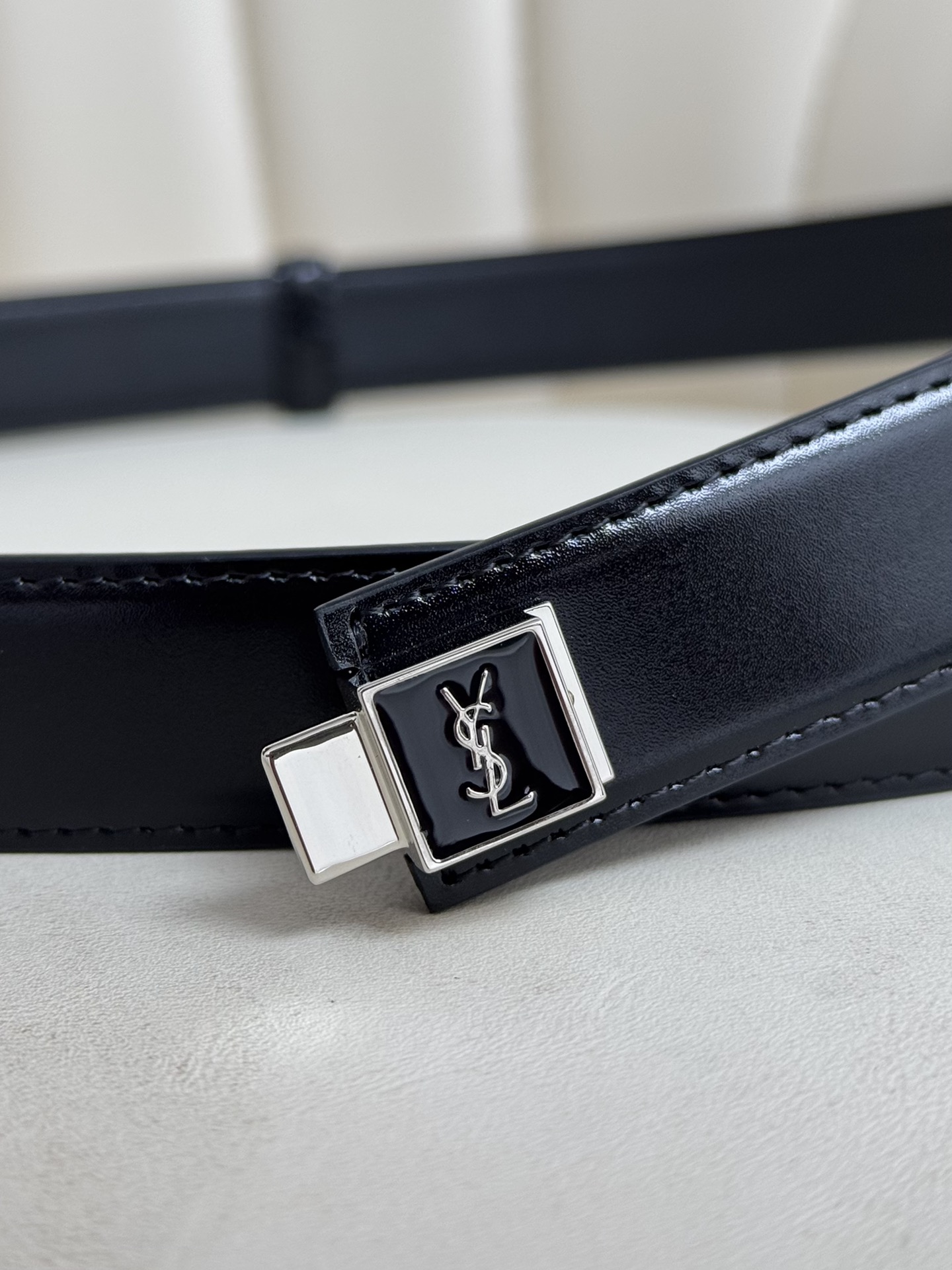 Saint Laurent 圣罗兰女士腰带皮带 原厂真金电渡扣头，意大利原厂皮，宽2.5cm，代购级。