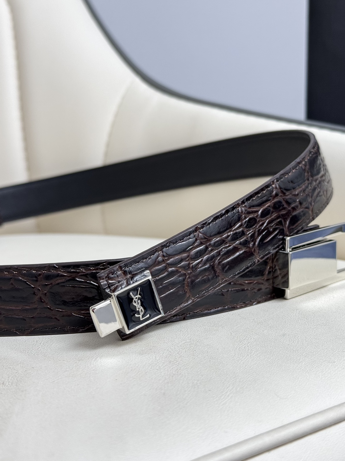  Saint Laurent 圣罗兰女士腰带皮带 原厂真金电渡扣头，意大利原厂皮，宽2.5cm，代购级。
