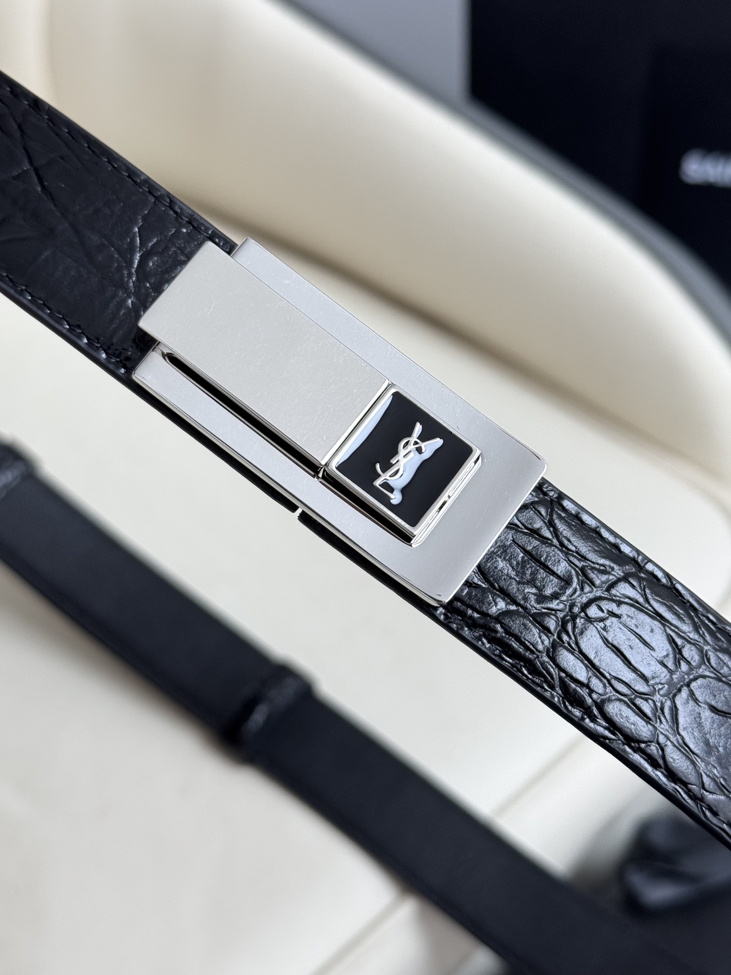  Saint Laurent 圣罗兰女士腰带皮带 原厂真金电渡扣头，意大利原厂皮，宽2.5cm，代购级。