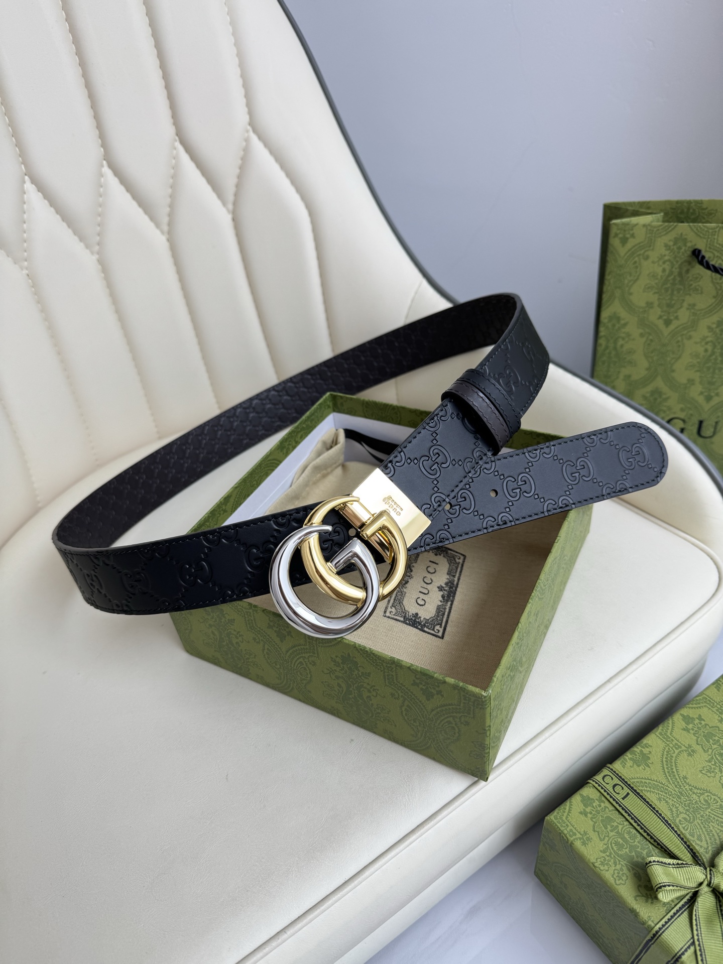 
Gucci，原厂精密电渡扣头，意大利原厂皮，宽3.8cm，代购级。