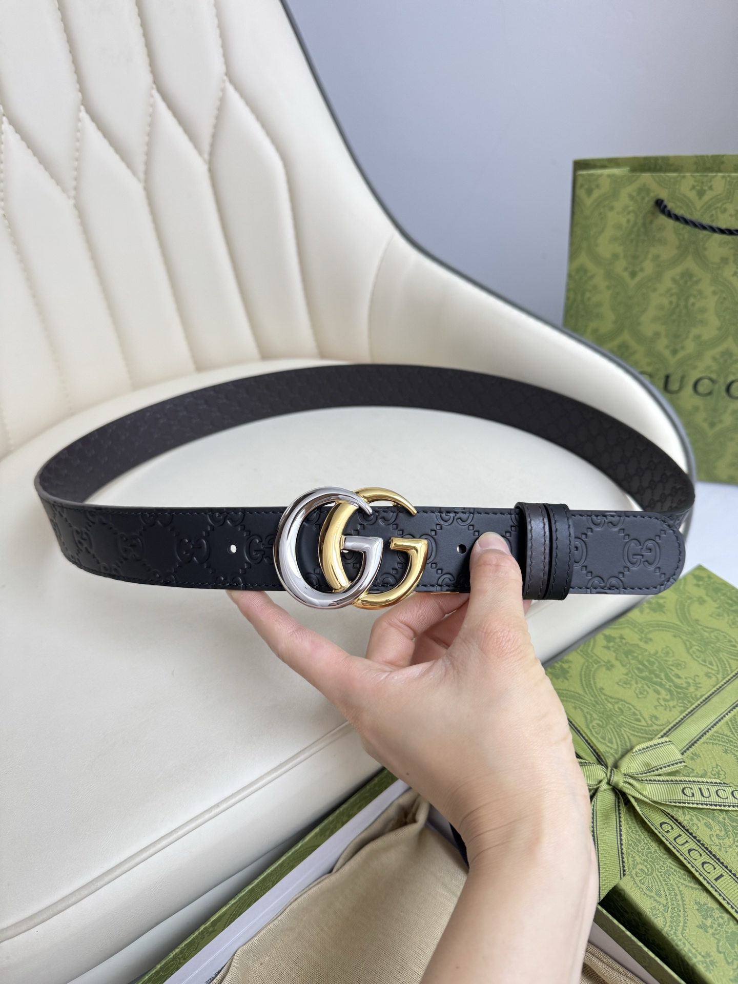 
Gucci，原厂精密电渡扣头，意大利原厂皮，宽3.8cm，代购级。