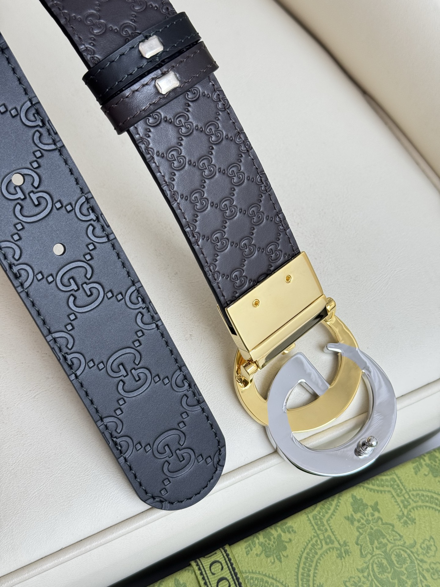 
Gucci，原厂精密电渡扣头，意大利原厂皮，宽3.8cm，代购级。
