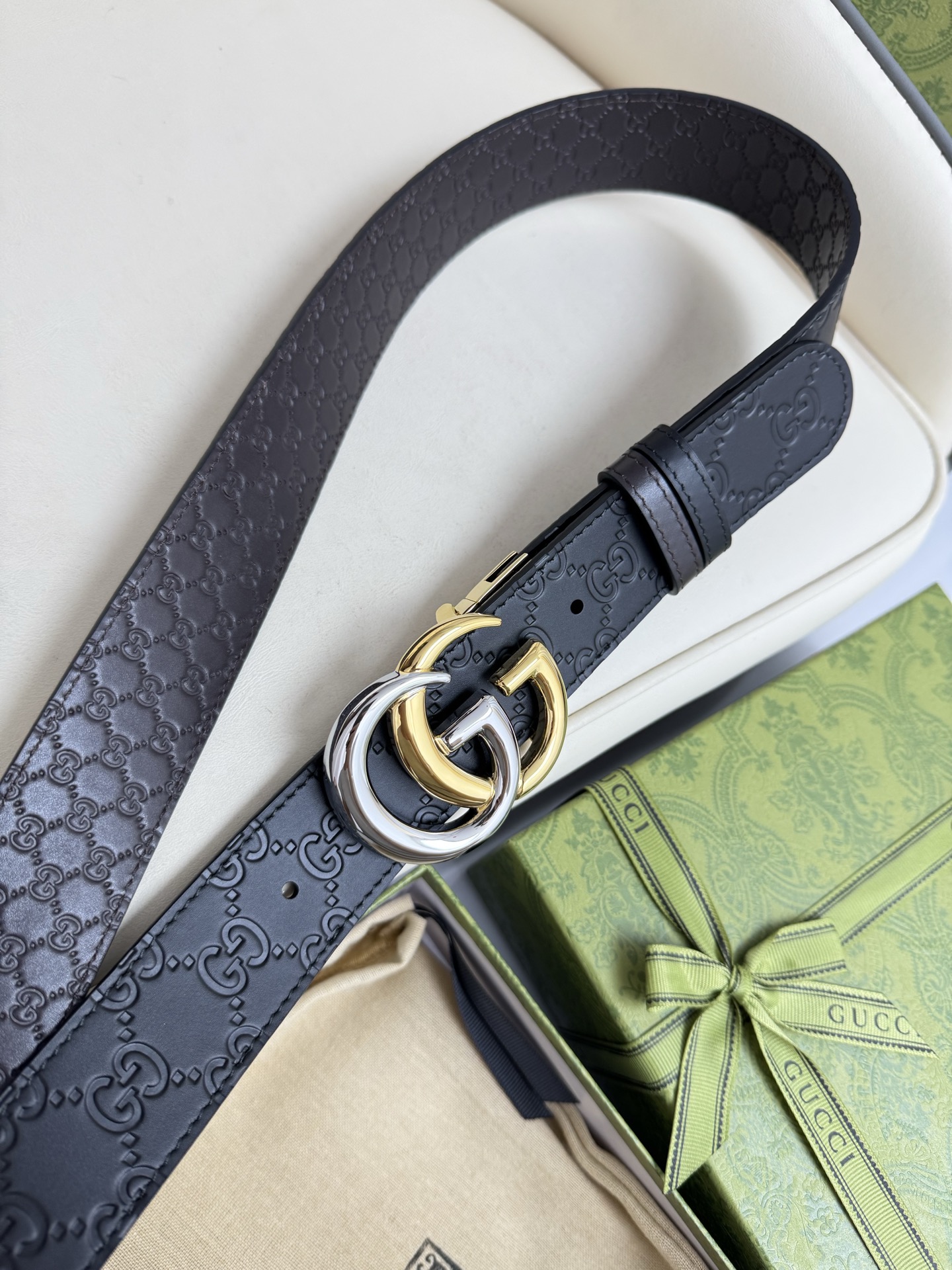 
Gucci，原厂精密电渡扣头，意大利原厂皮，宽3.8cm，代购级。