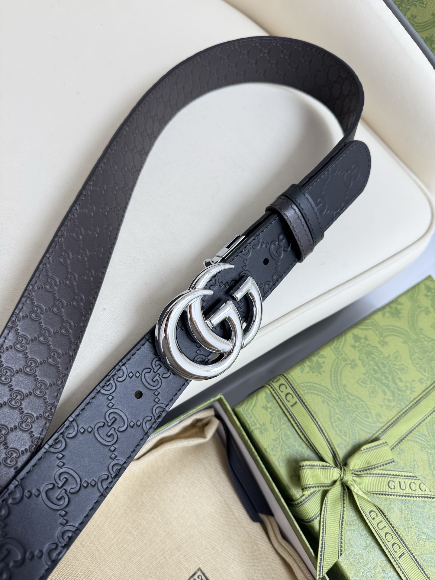 
Gucci，原厂精密电渡扣头，意大利原厂皮，宽3.8cm，代购级。