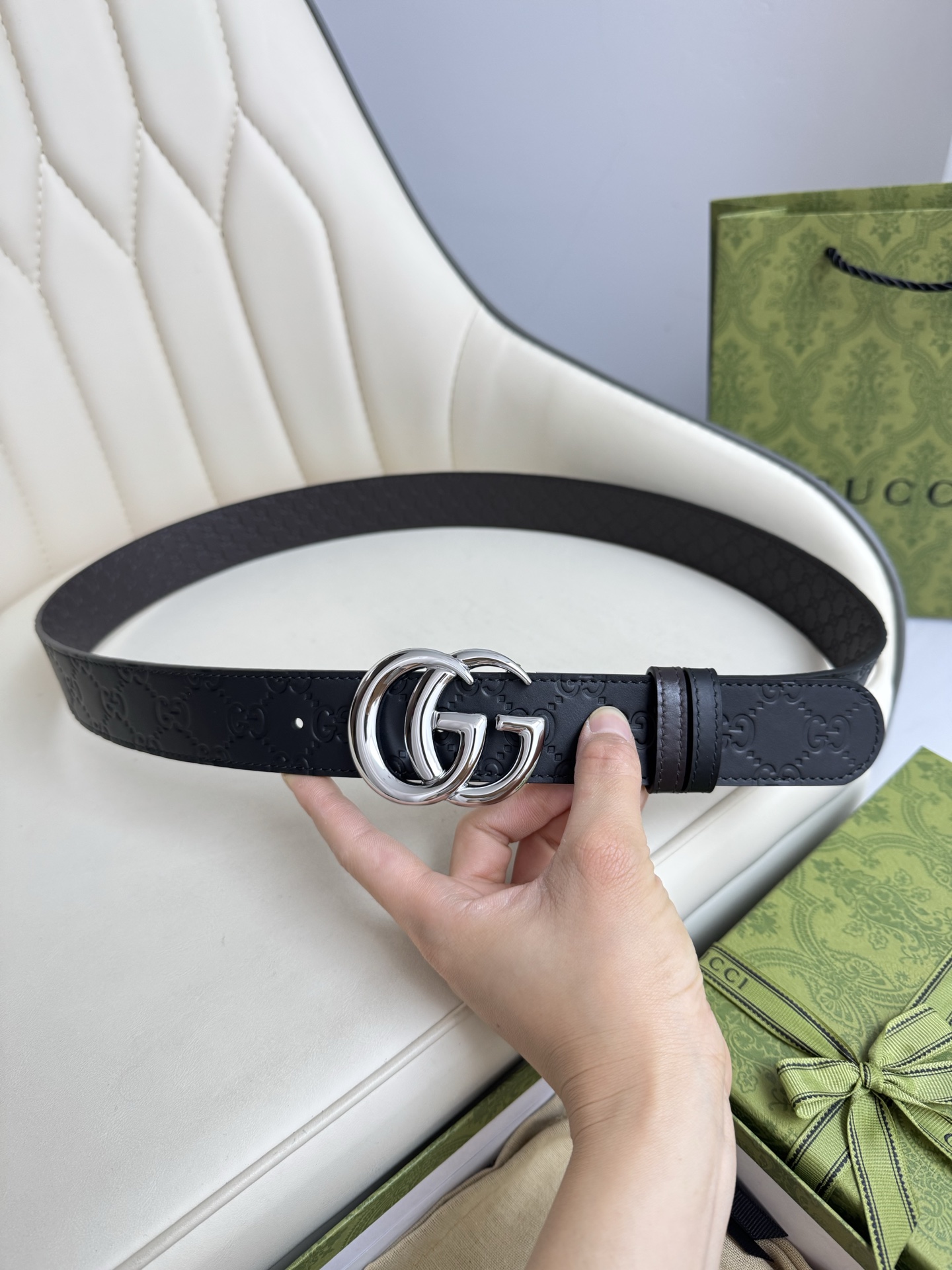 
Gucci，原厂精密电渡扣头，意大利原厂皮，宽3.8cm，代购级。