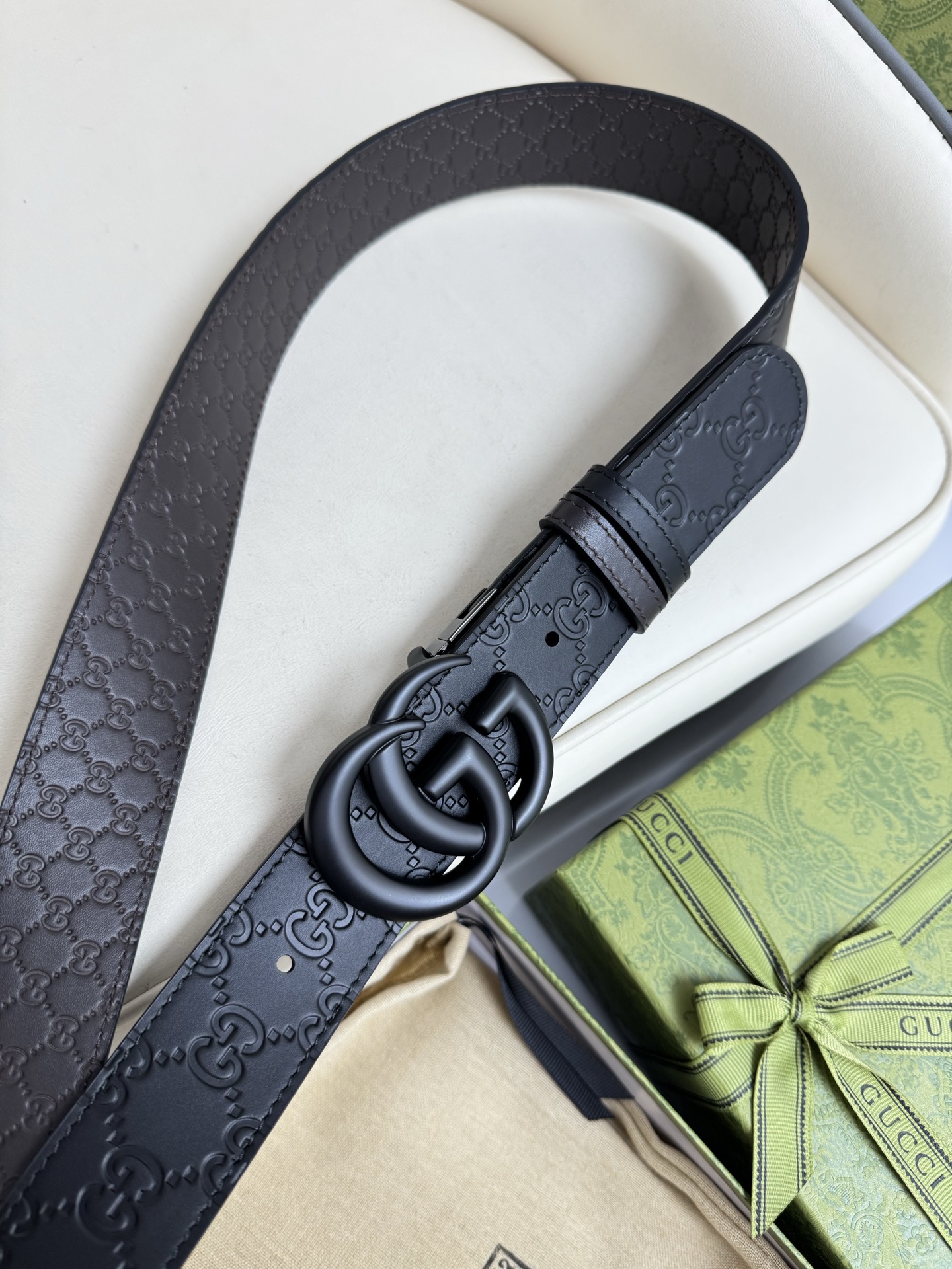 
Gucci，原厂精密电渡扣头，意大利原厂皮，宽3.8cm，代购级。