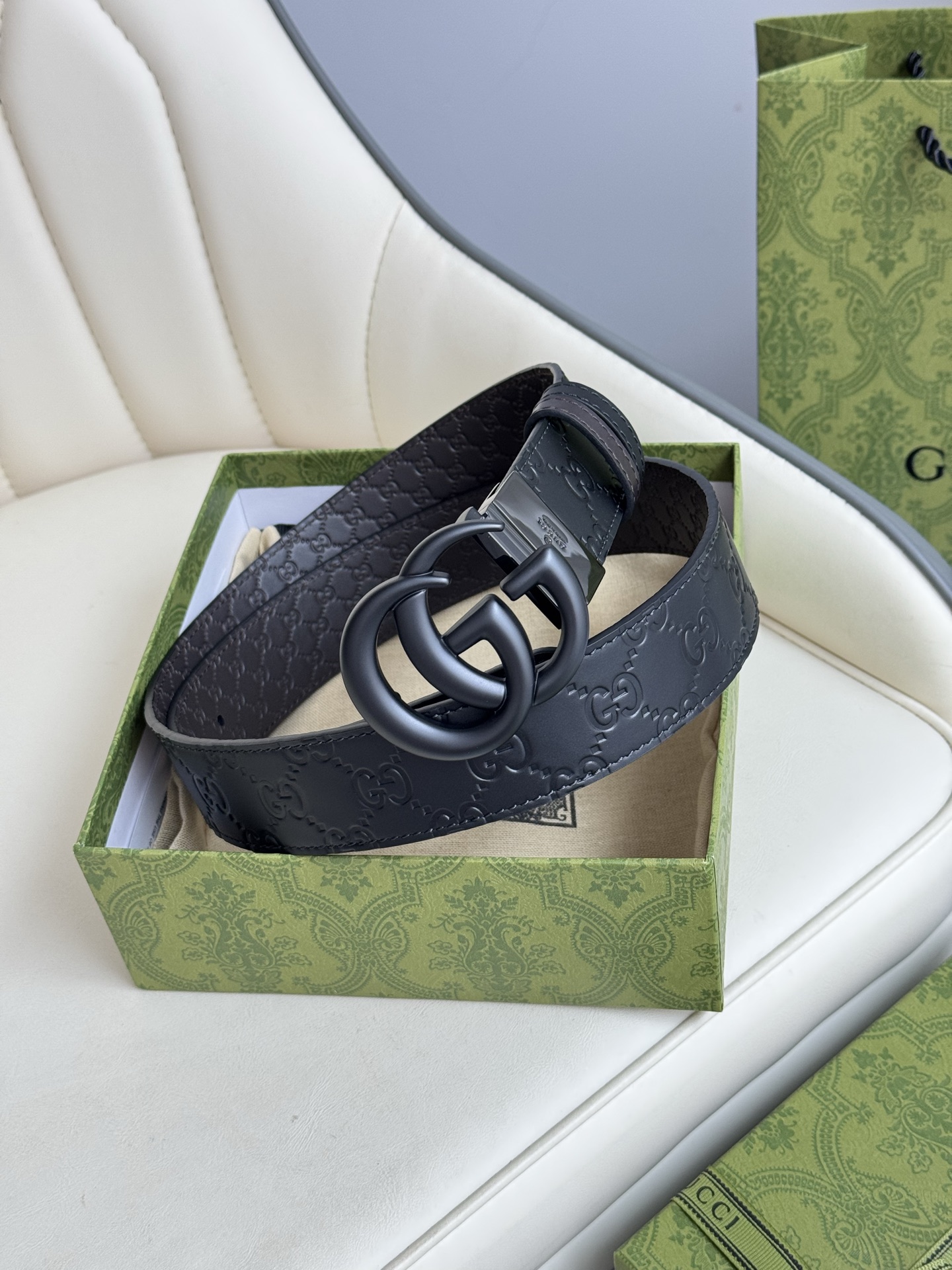 
Gucci，原厂精密电渡扣头，意大利原厂皮，宽3.8cm，代购级。