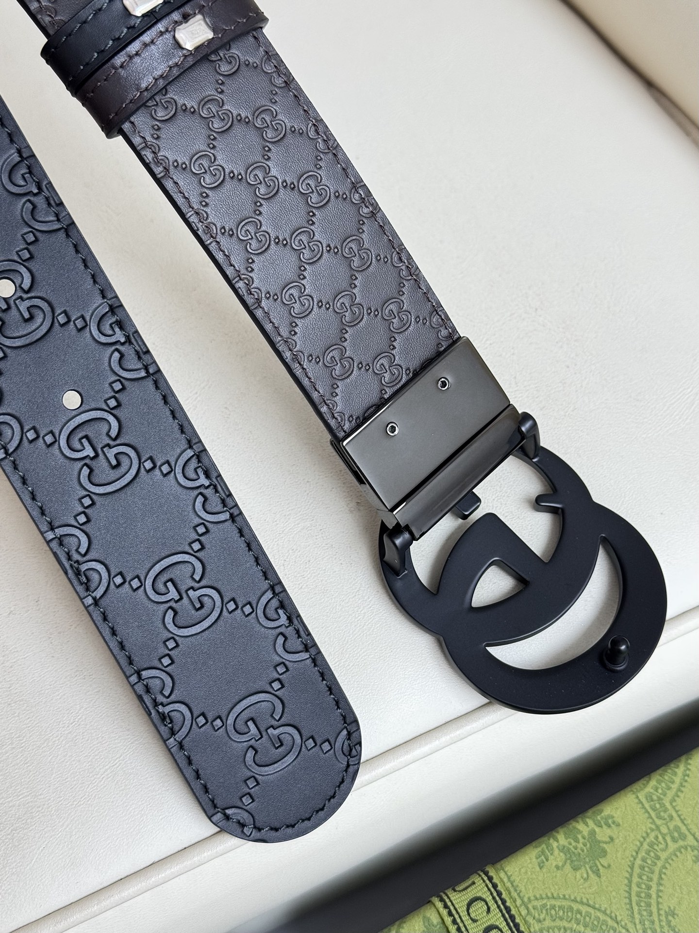 
Gucci，原厂精密电渡扣头，意大利原厂皮，宽3.8cm，代购级。