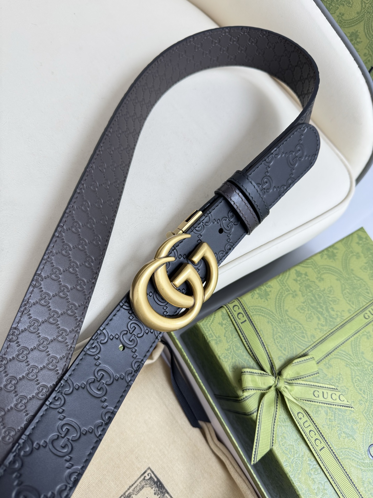 
Gucci，原厂精密电渡扣头，意大利原厂皮，宽3.8cm，代购级。