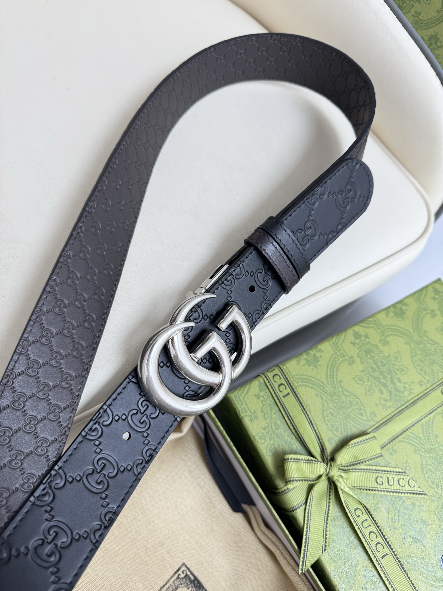 
Gucci，原厂精密电渡扣头，意大利原厂皮，宽3.8cm，代购级。