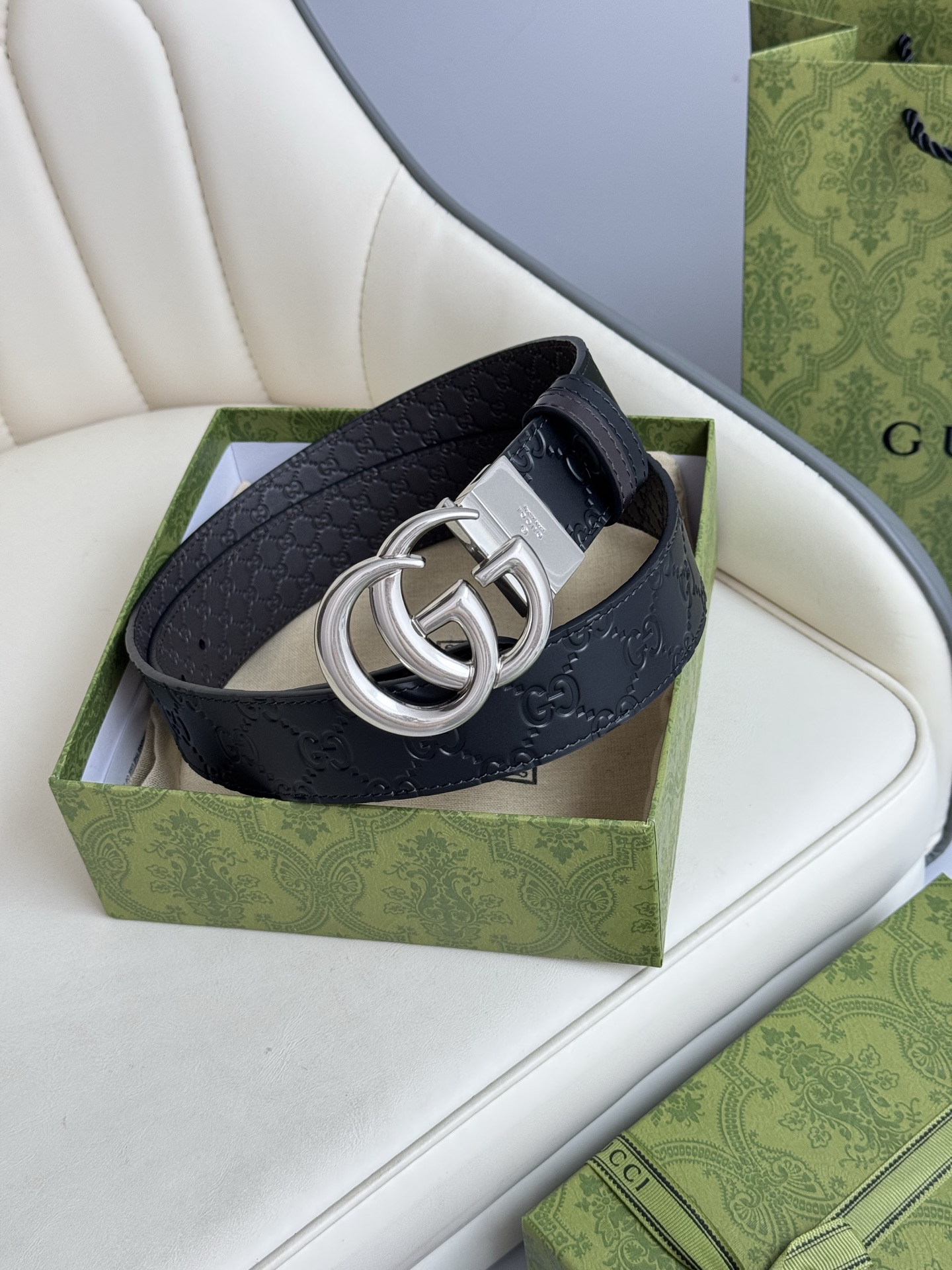 
Gucci，原厂精密电渡扣头，意大利原厂皮，宽3.8cm，代购级。