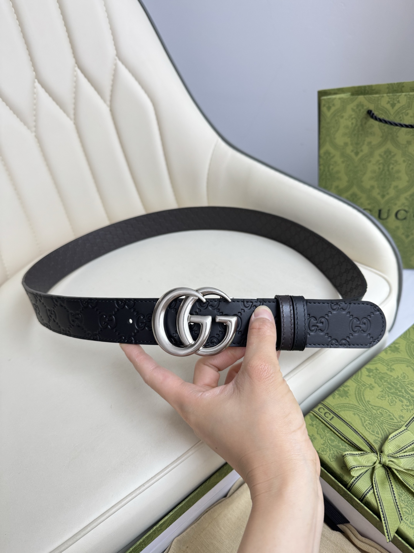 
Gucci，原厂精密电渡扣头，意大利原厂皮，宽3.8cm，代购级。