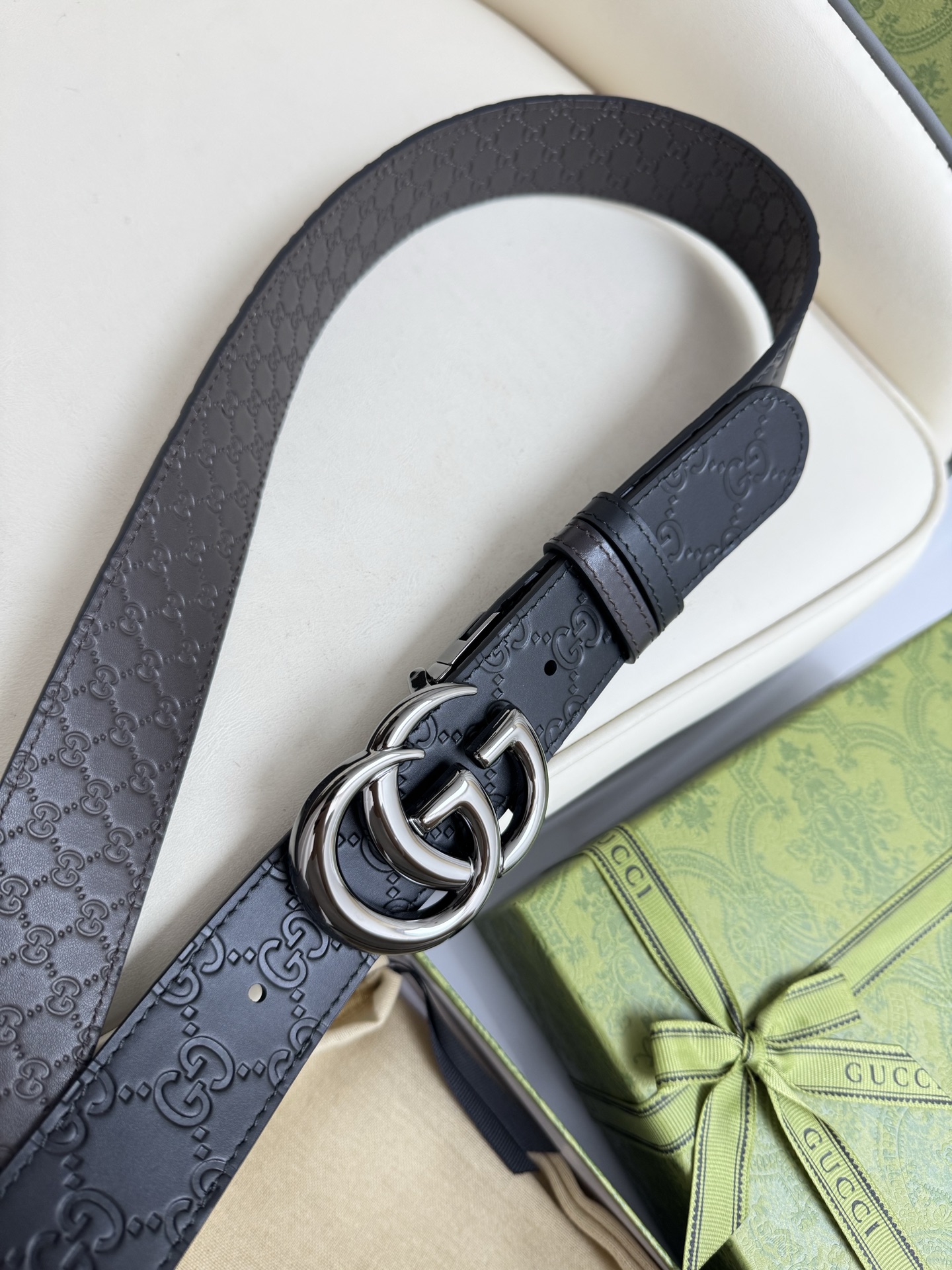 
Gucci，原厂精密电渡扣头，意大利原厂皮，宽3.8cm，代购级。