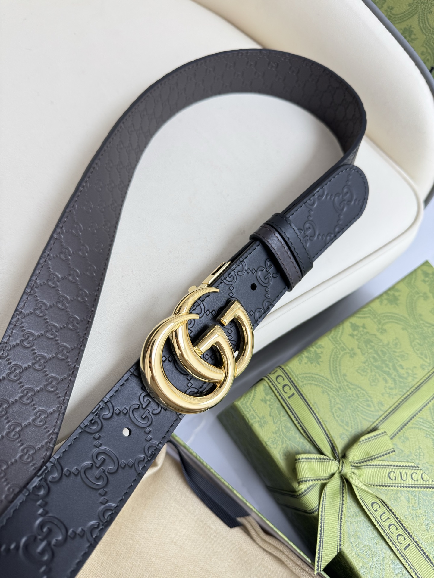 
Gucci，原厂精密电渡扣头，意大利原厂皮，宽3.8cm，代购级。